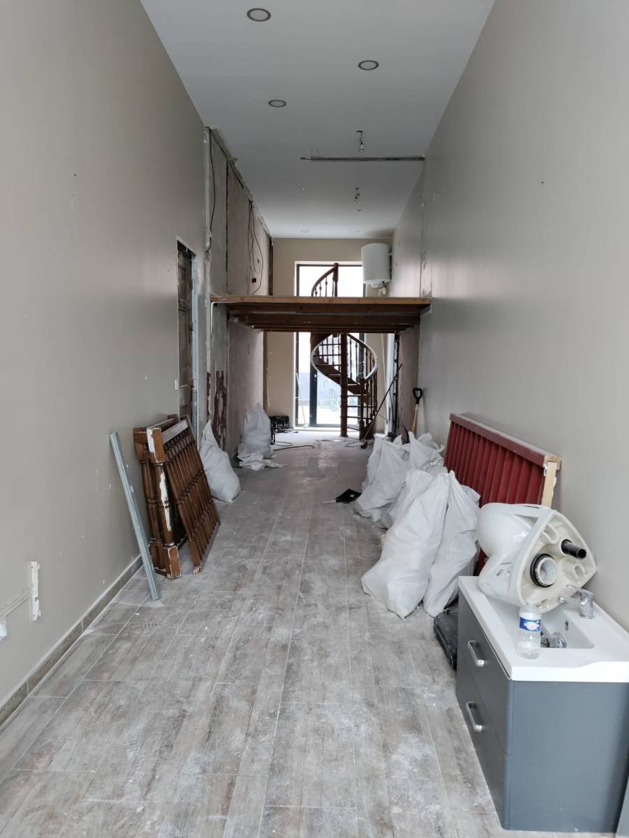 Rénovation et division d’un local commercial en 2 appartements pour du airbnb à Lyon