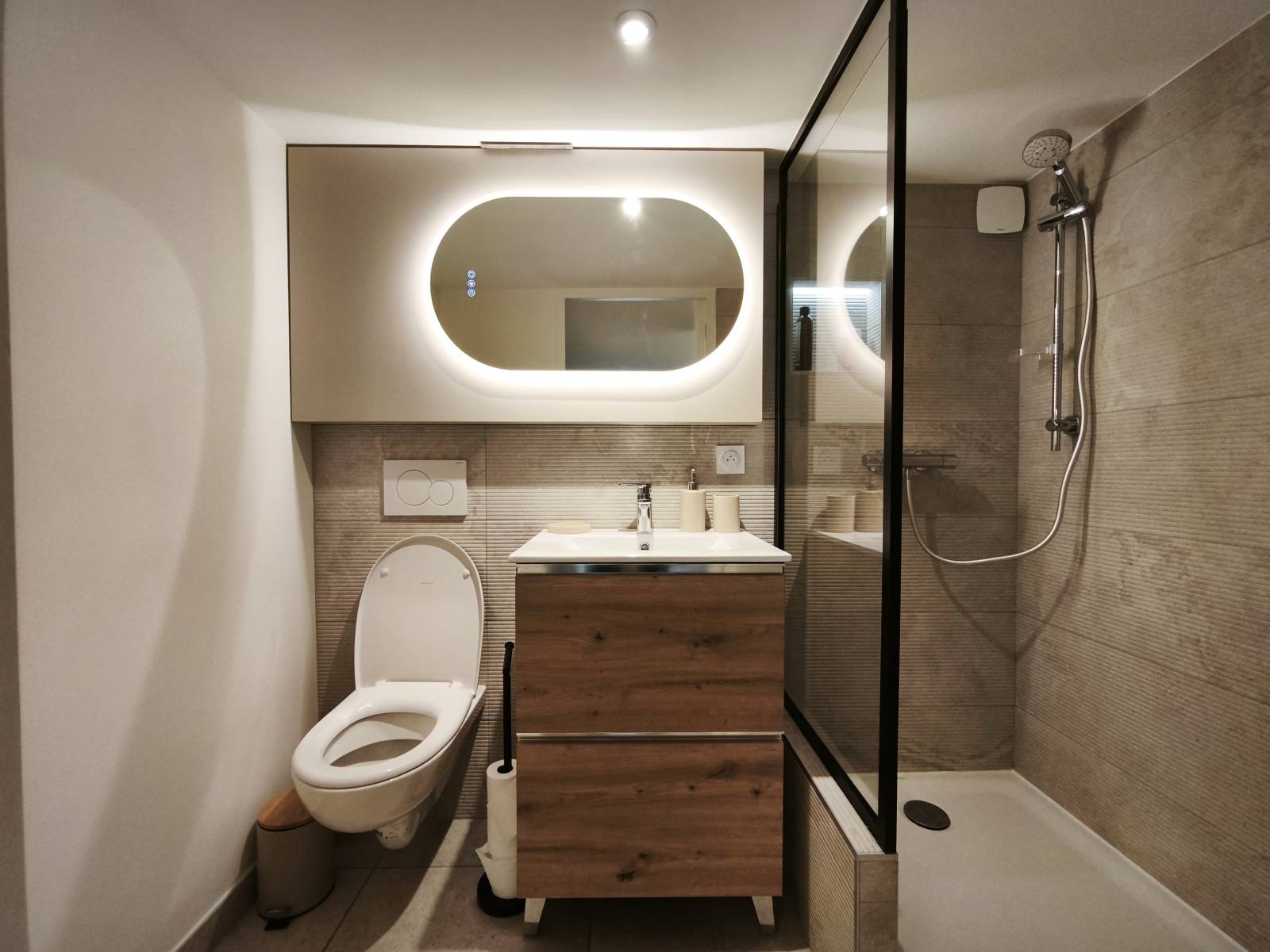 Rénovation et division d’un local commercial en 2 appartements pour du airbnb à Lyon