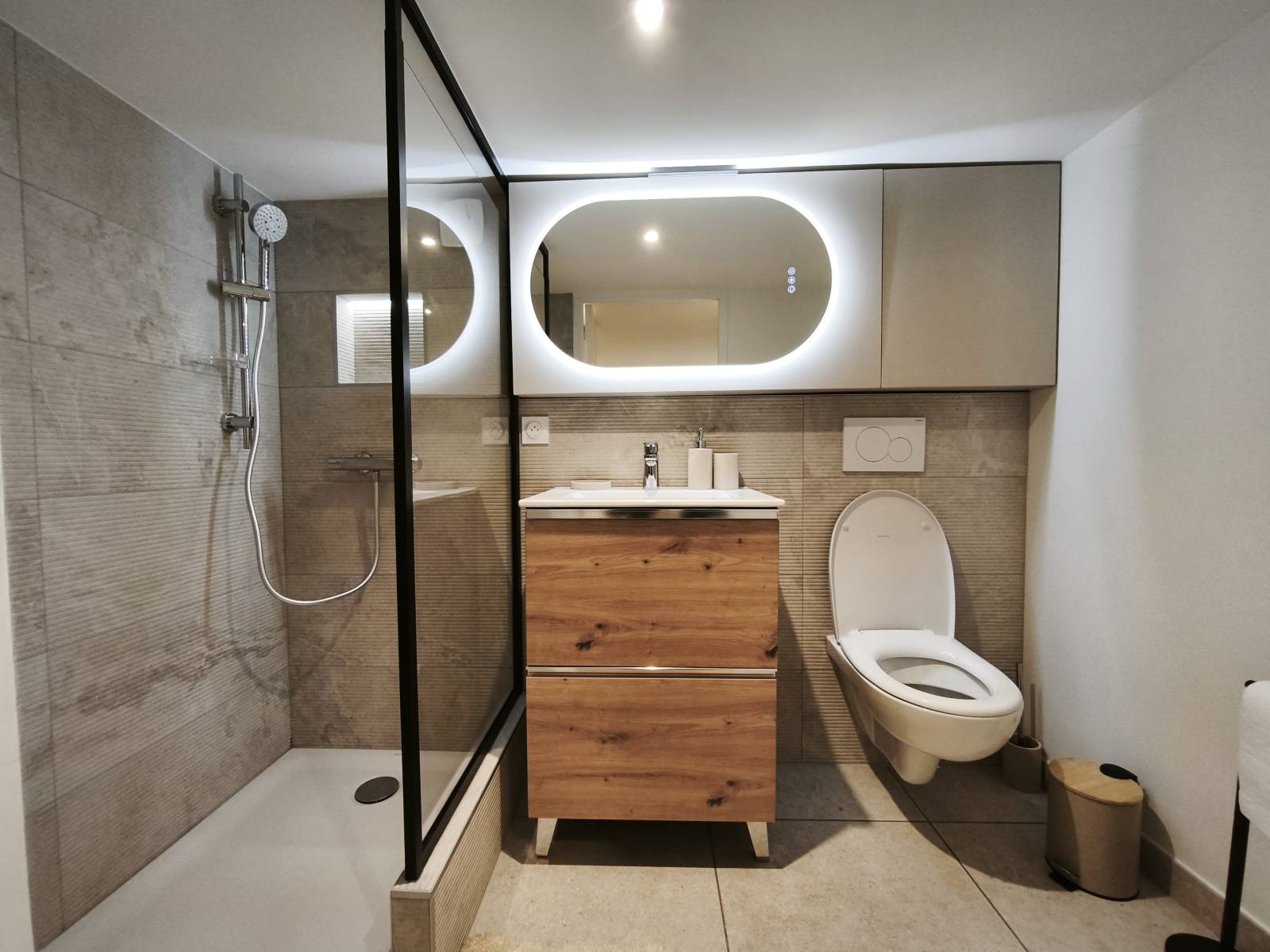 Rénovation et division d’un local commercial en 2 appartements pour du airbnb à Lyon